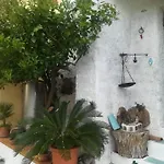 Frühstückspension Il Covo Delle Civette Vietri